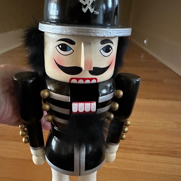 Chicago White Sox 2002 Rare First in Limited Series Nutcracker - Picture 5 of 16